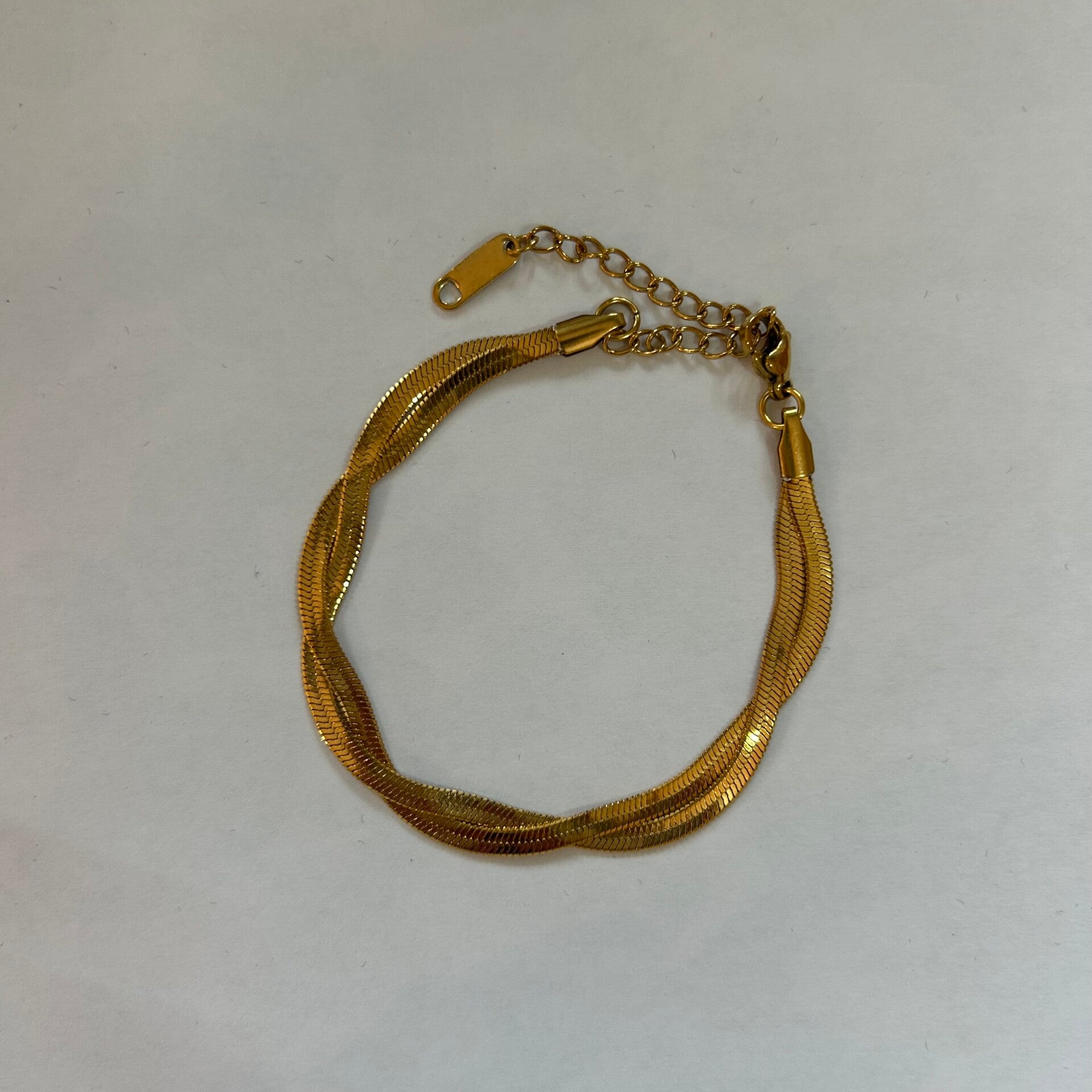Basic elegant armband