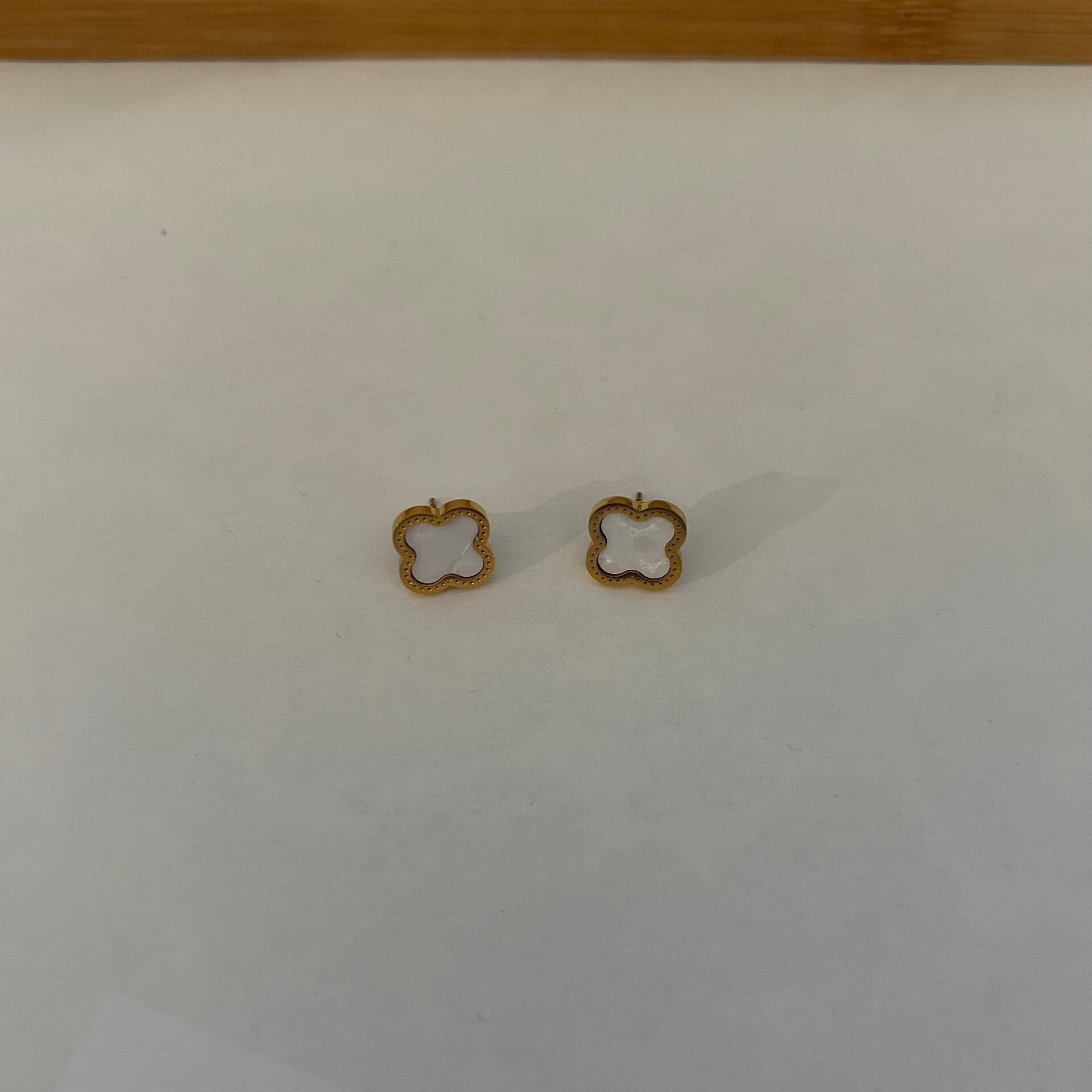 Four-leaf oorbel