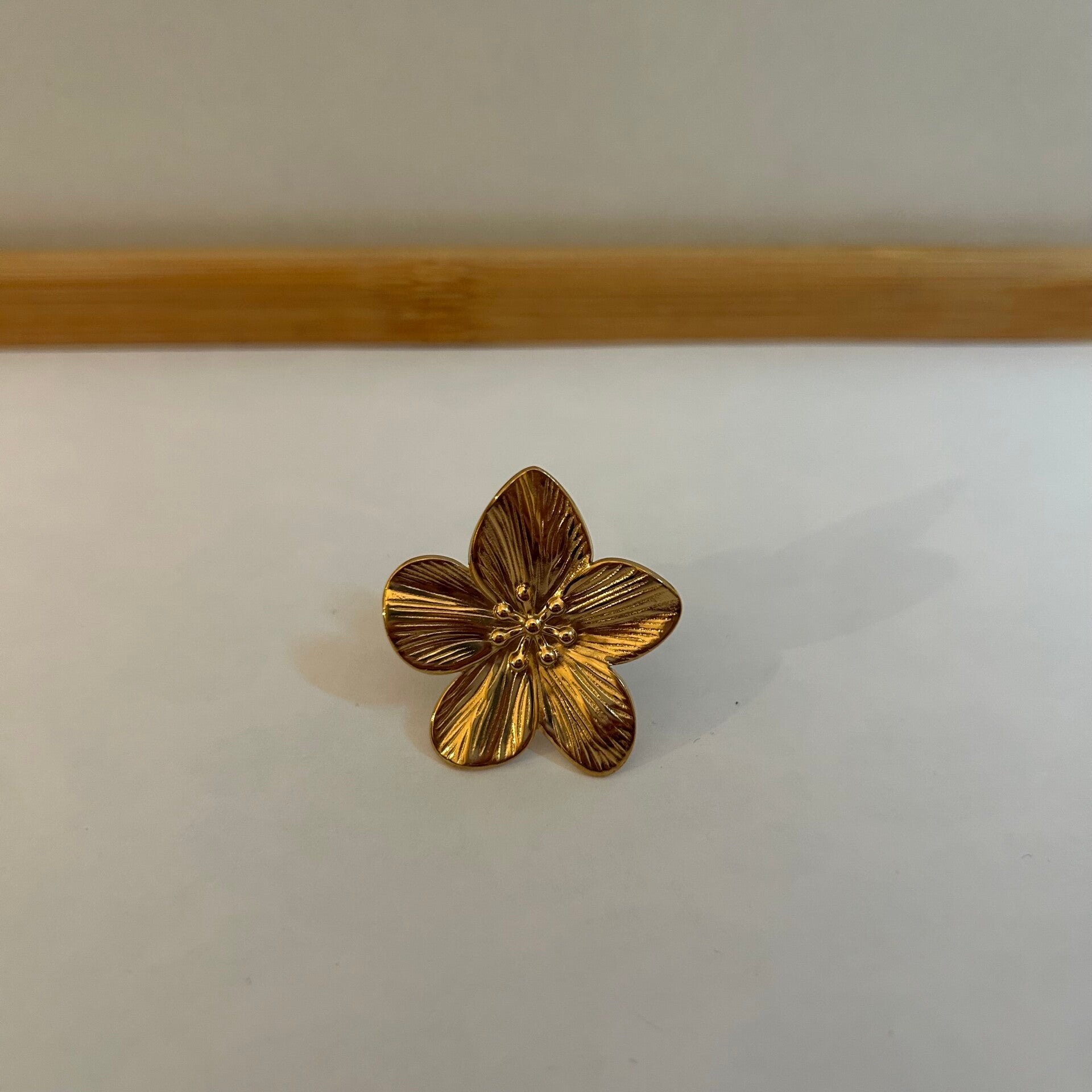 Big flower ring