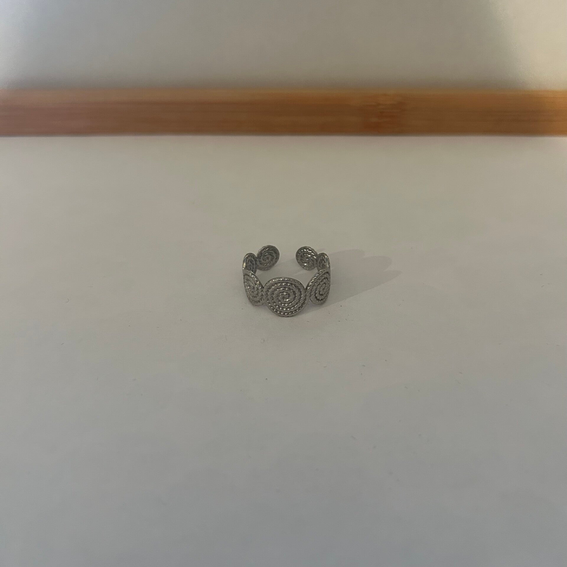 Twirl ring