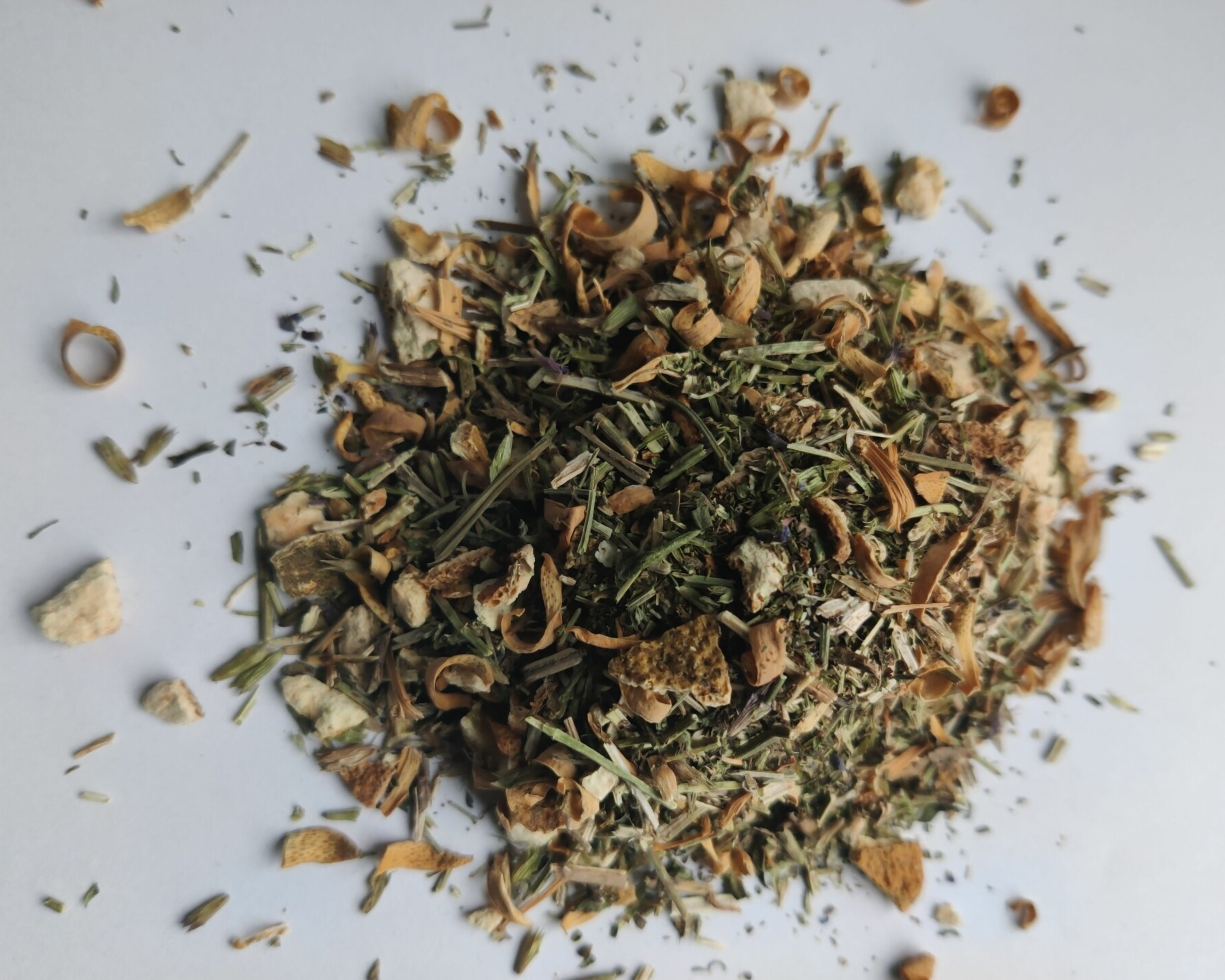 Kruidenthee Melanges voor stress: hyssop-sinasappelschil-sinasappelbloesem/hartgespan-meidoorn/kamille-munt-goudsbloem