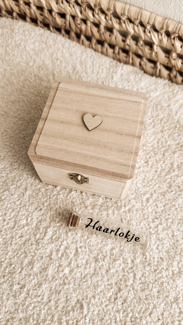 Glazenbuisje haarlokje