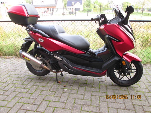 HONDA FORZA  125 NSS125AD MAT ROOD 2019