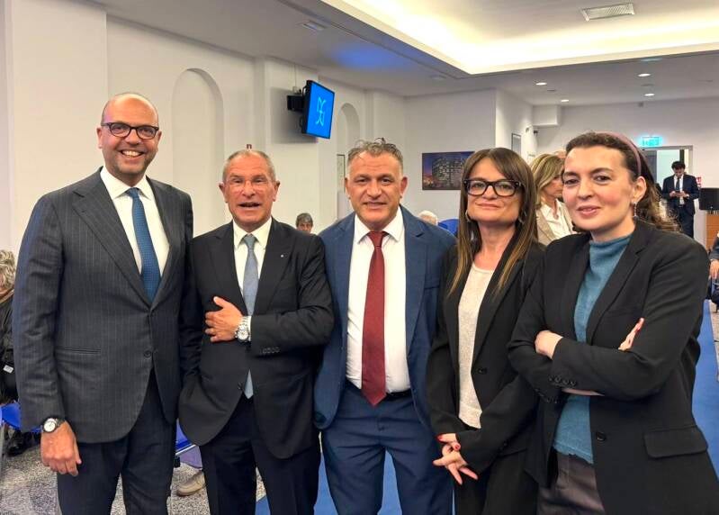 Calogero Coniglio. SEDE del PARLAMENTO EUROPEO a ROMA. Con Avv. Angelino ALFANO, Presidente, Fondazione De Gasperi; Senatore Antonio Scavone, Martina BACIGALUPI Direttrice Fondazione De Gasperi, Antonia De Mita. . ANAFePC