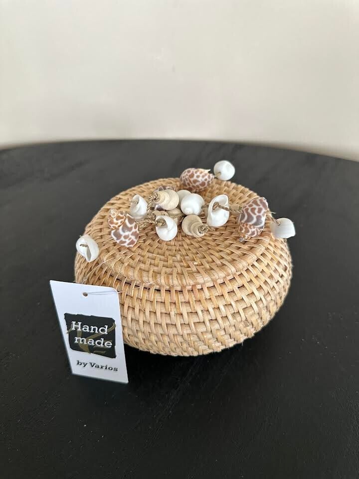 Sieraden mandje met schelpjes