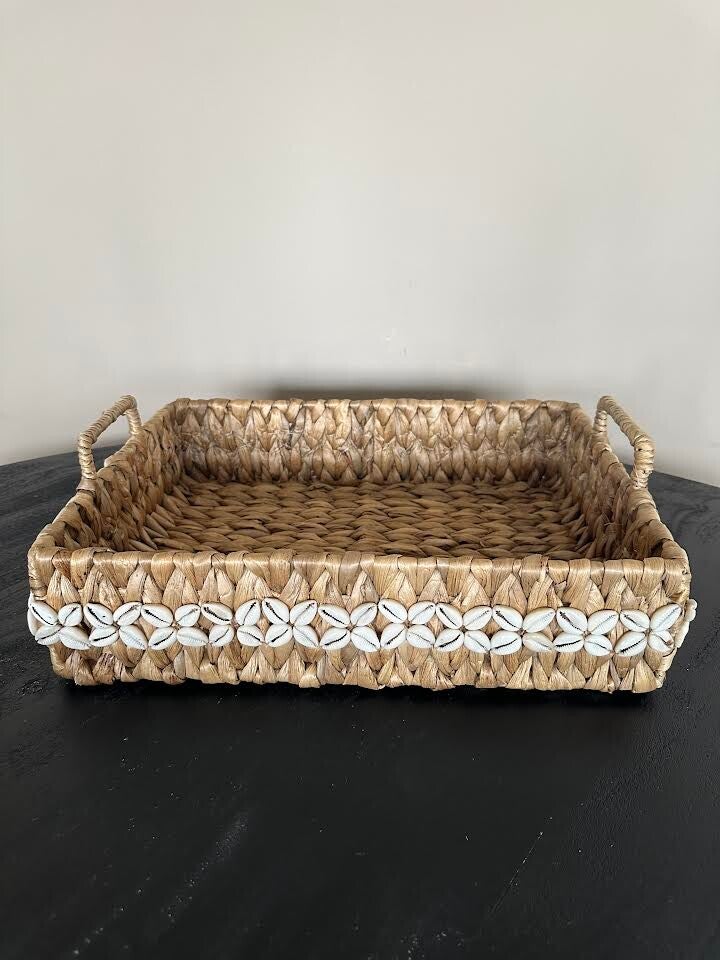 Handgemaakte schelpen mand rond maat M