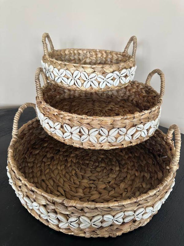 Handgemaakte schelpen mand rond maat M