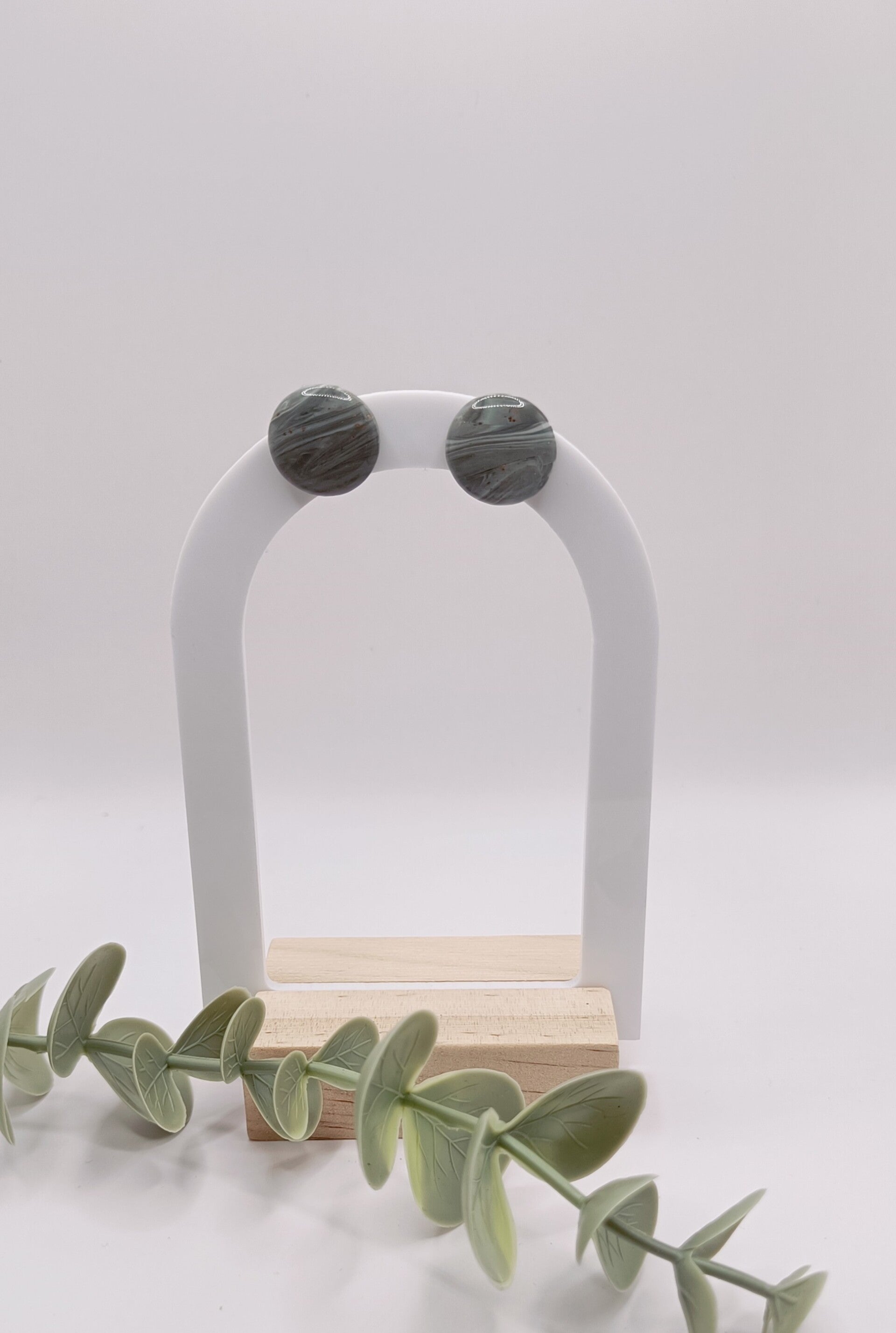 Studs rond sagegreen