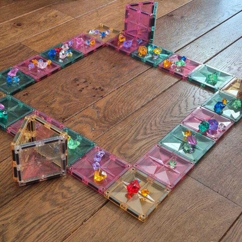 Leuk spelletje voor kleuters met loose parts