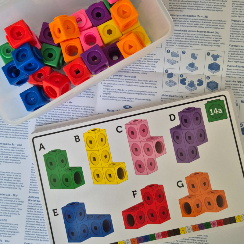 Busy Box idee: kubus bouwen met Mathlink Cubes