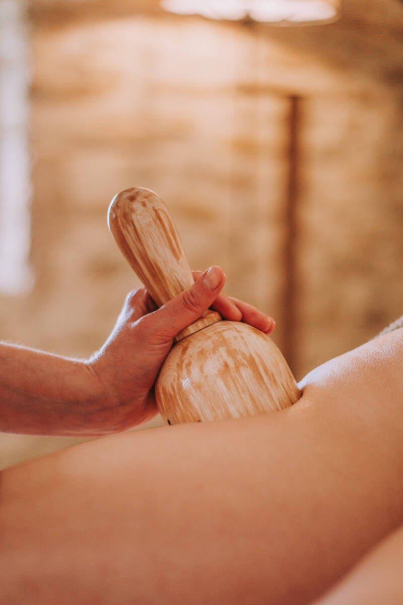 SOINS MASSAGE AVALLON KOBIDO MADEROTHERAPIE ANTI-AGE ANT- CELLULITE CURE  BEAUTE SOIN PEAU NEUVE PEAU D'ORANGE AVALLON PROVENCY MINCEUR REMODELAGE AMINCISSANT DRAINANT DRAINAGE MINCIR  LES MAINS DE LAURE DETENTE RELAXATION SOLUTIONS NATURELLES BOIS ANCEST