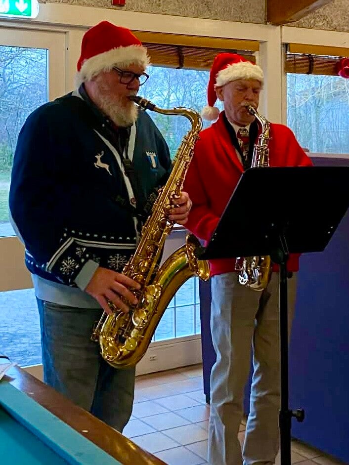 Saxofonister som spelar live-musik