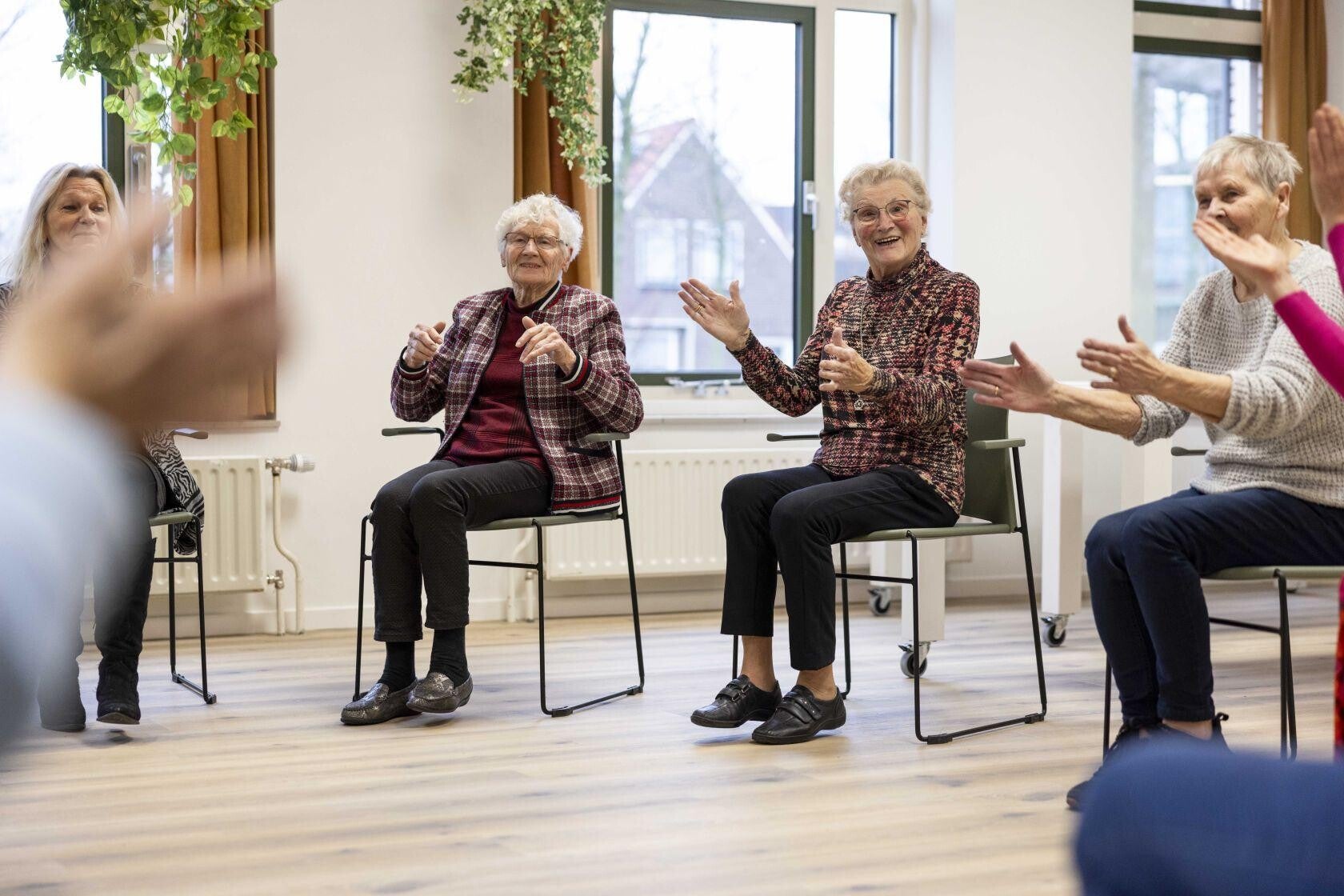 activite-sur-chaise-seniors-cahors.jpg