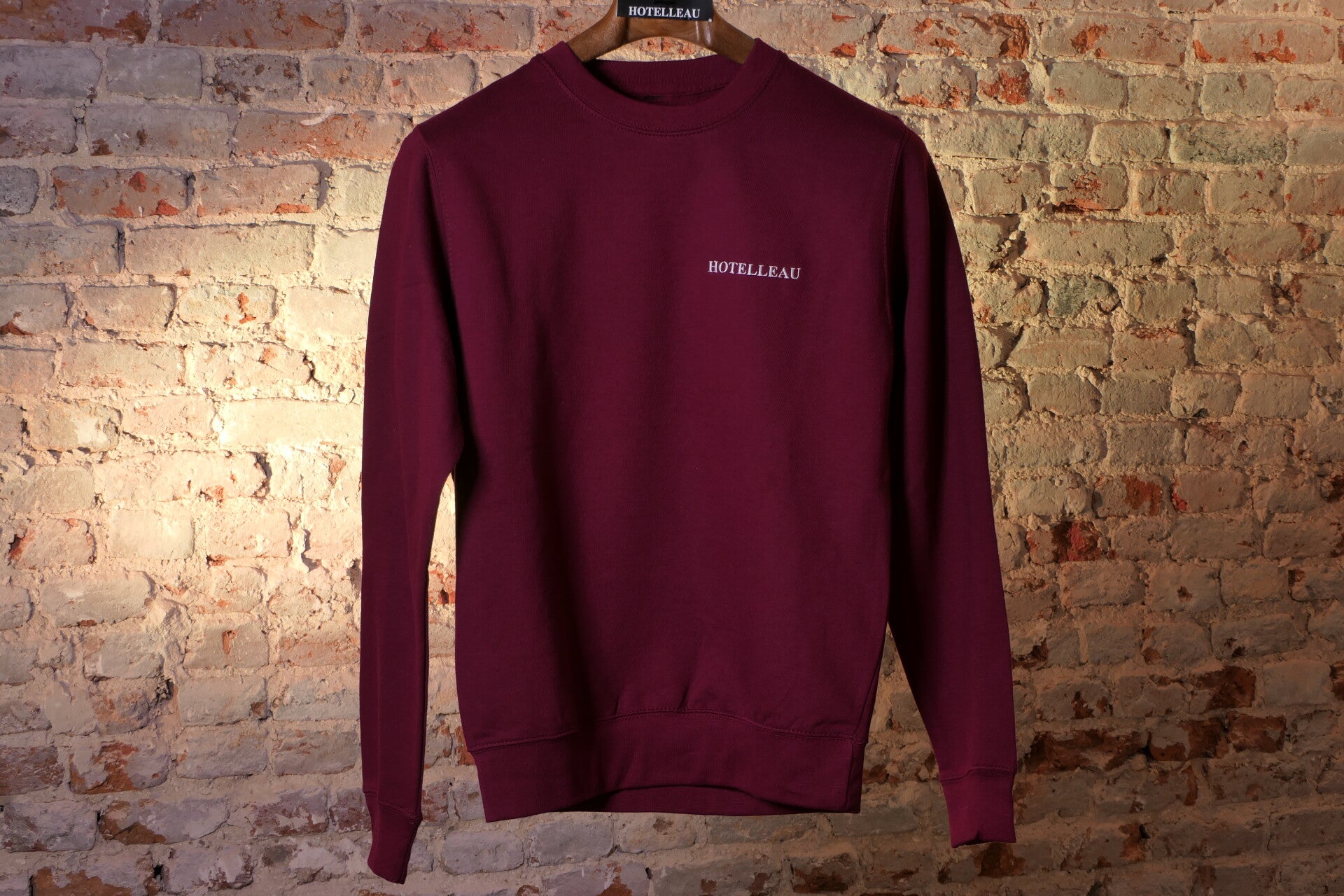 Casual sweater embroidered