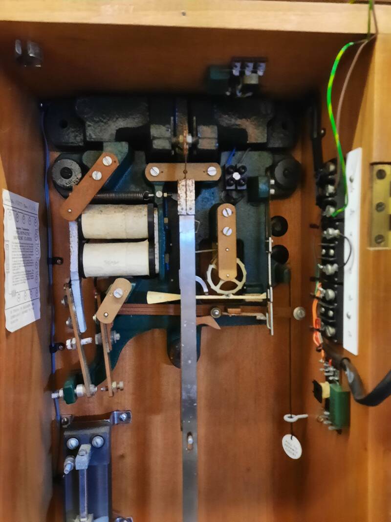 Gents of leicester inside a master clock