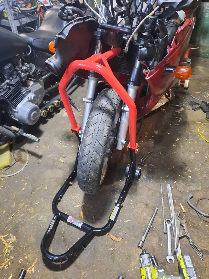 yamaha thundercat on headstock lift ready for fork seal replacement