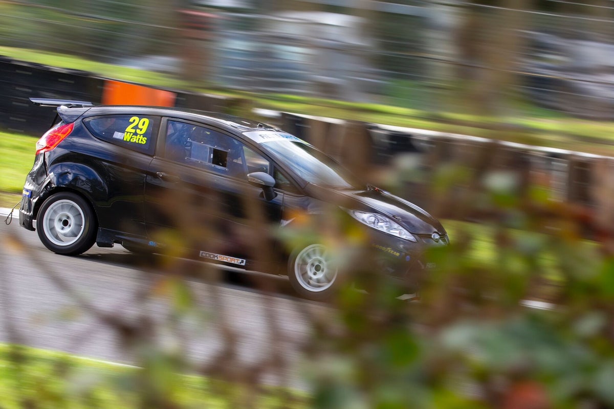BRSCC Fiesta Juniors, Josh Watt's first race / Dave's Mechanical ...