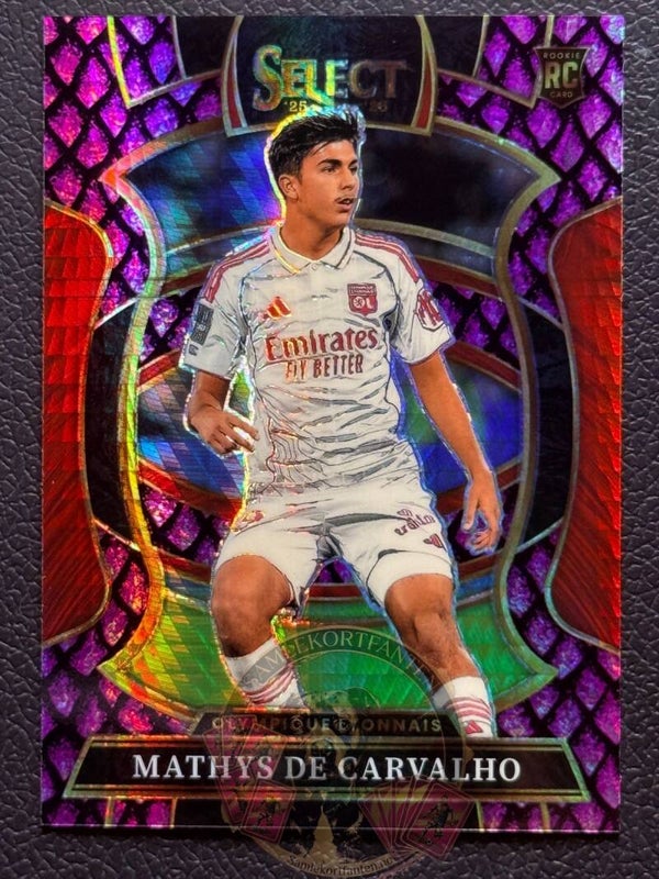 Panini Select Ligue 1 - 25/26 Mathys De Carvalho RC nummerert 39/49 Parallel