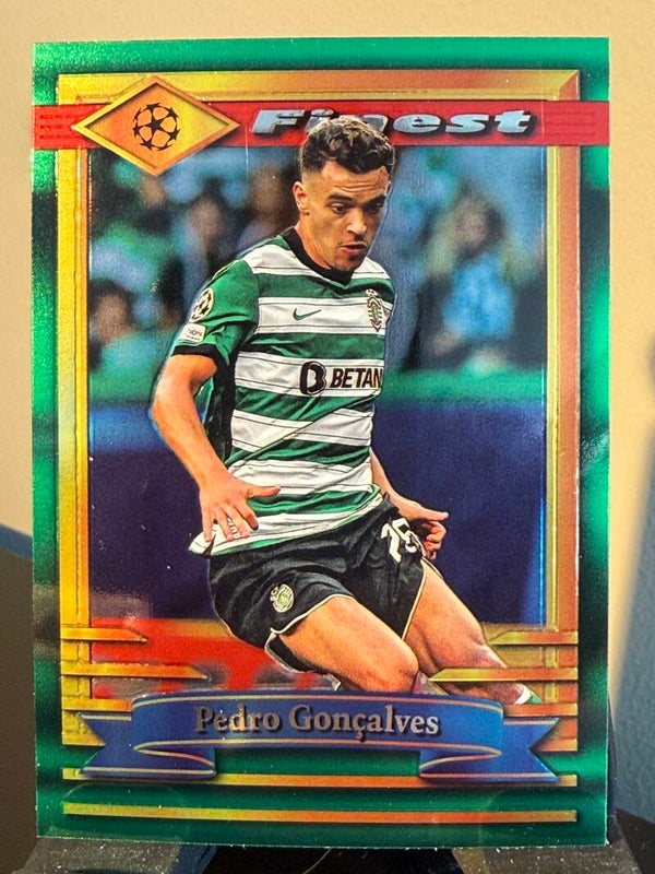 Topps Finest UCC 22/23 - Pedro Goncalves
