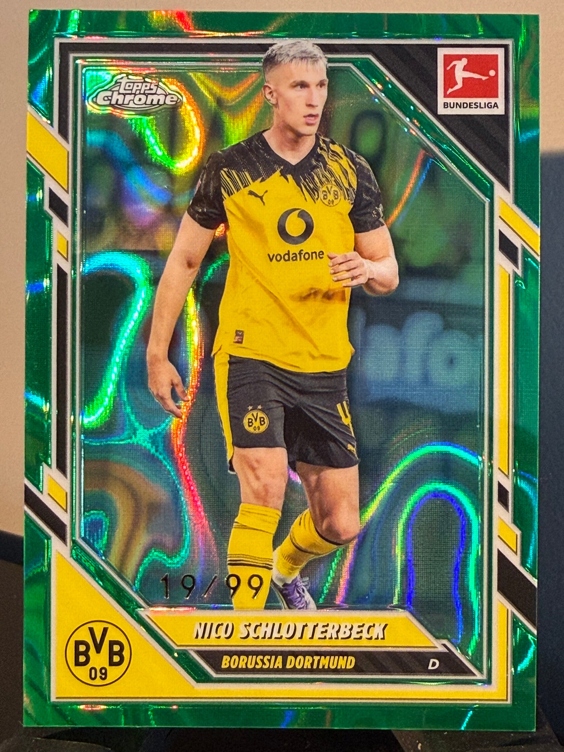 Topps Bundesliga Chrome 25/26 Nico Schlotterbeck nummerert 19/99