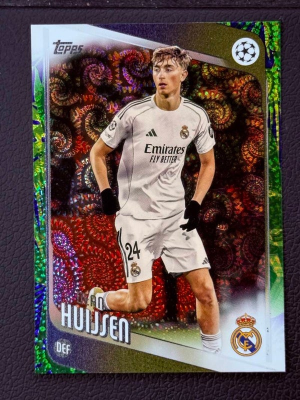 Topps UCC Carnaval 25/26 Dean Huijsen Parallel