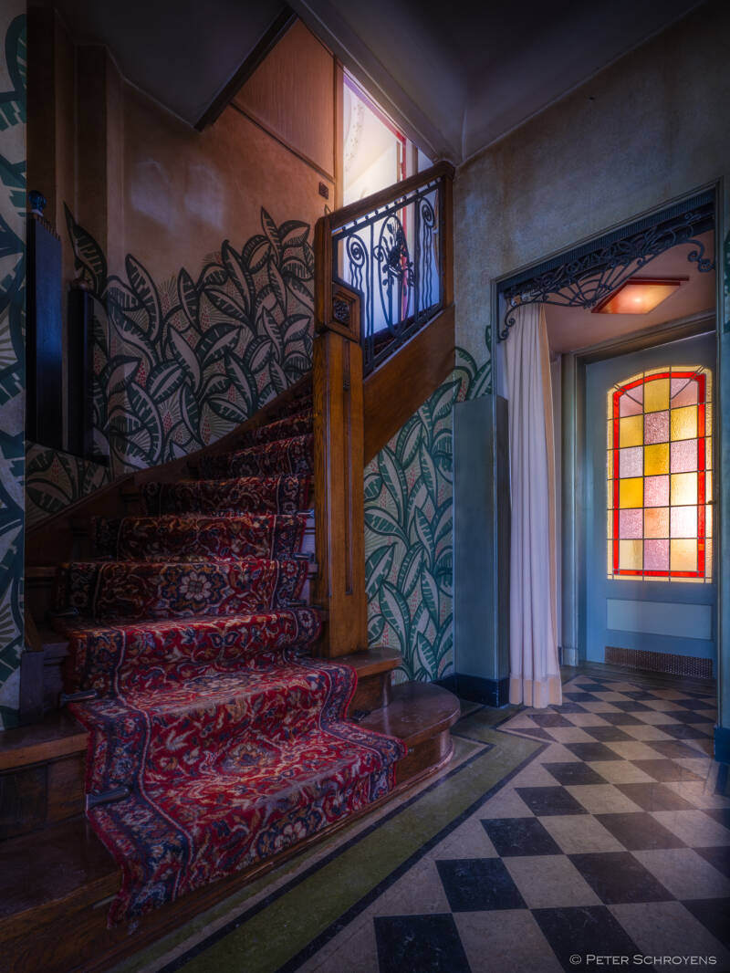 202507haunted_fineart_architecture_photography-villavanboeckel004-standard.jpg