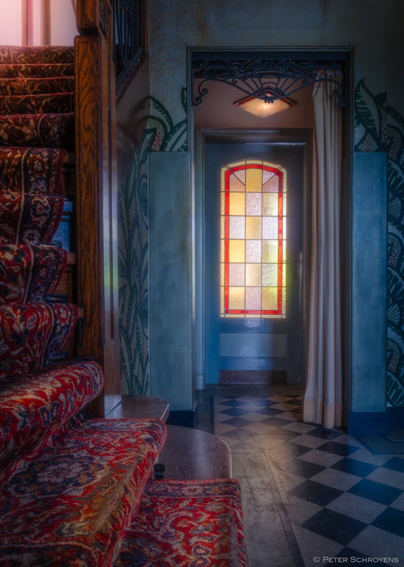 202507haunted_fineart_architecture_photography-villavanboeckel006-standard.jpg
