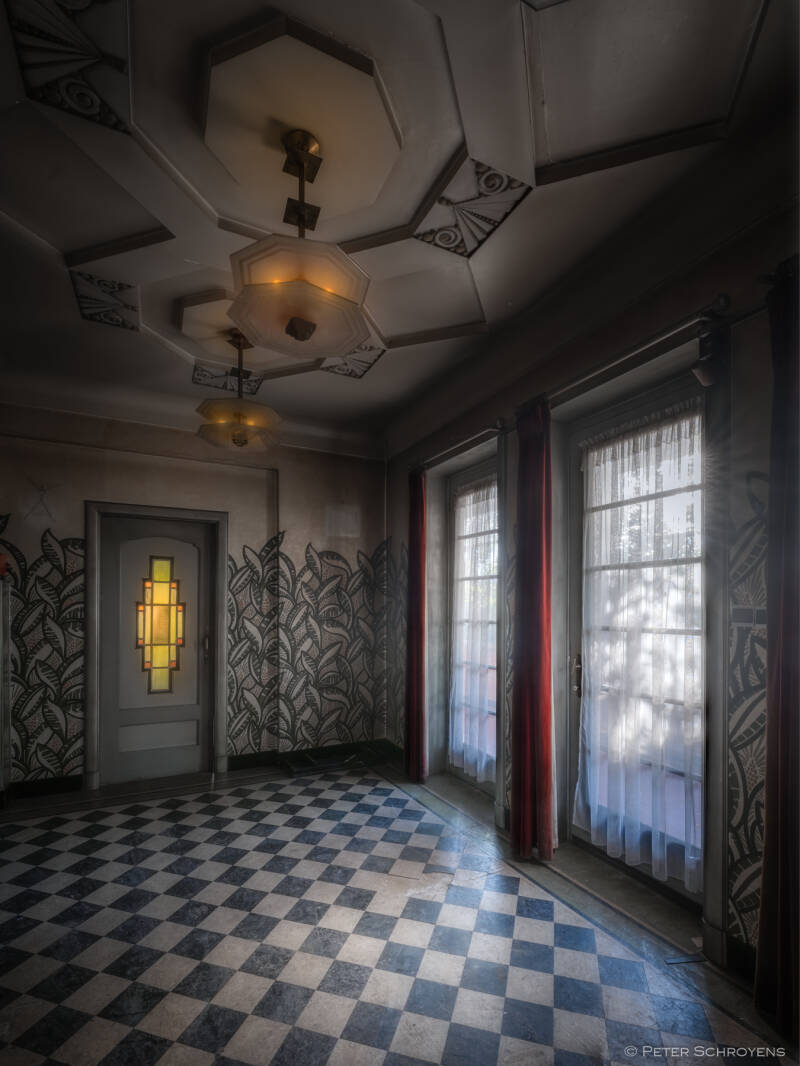 202507haunted_fineart_architecture_photography-villavanboeckel007-standard.jpg