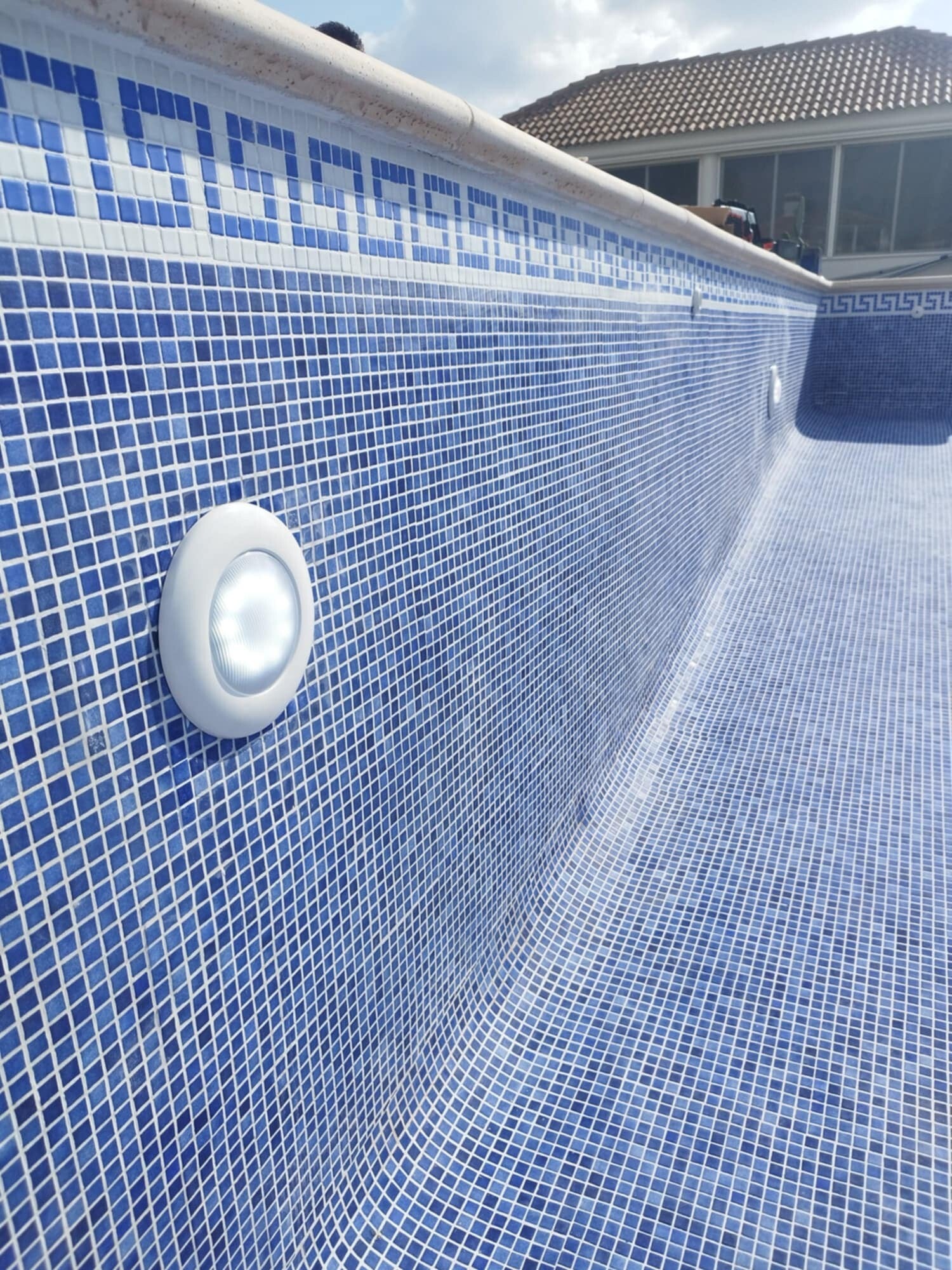 Swimming pool light repair