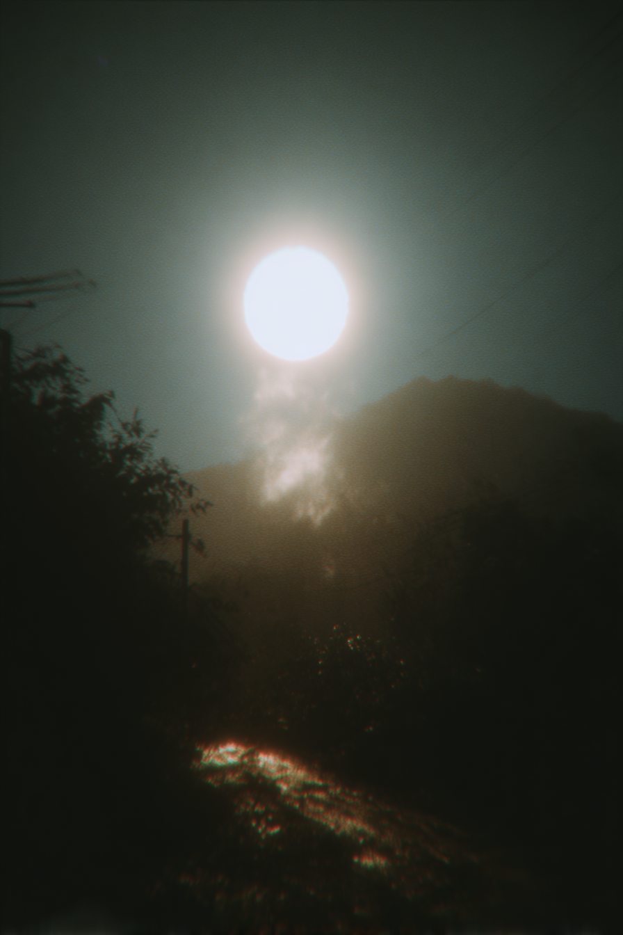 renata_miskauzaya_massive_circular_light_source_behind_horizo_ee0ed7e8-b722-403c-b94d-8ffcc92e7a98_0-standard-5j5gxt.png