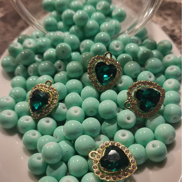 Glasperlen Türkis mit Anhänger Herz 8mm