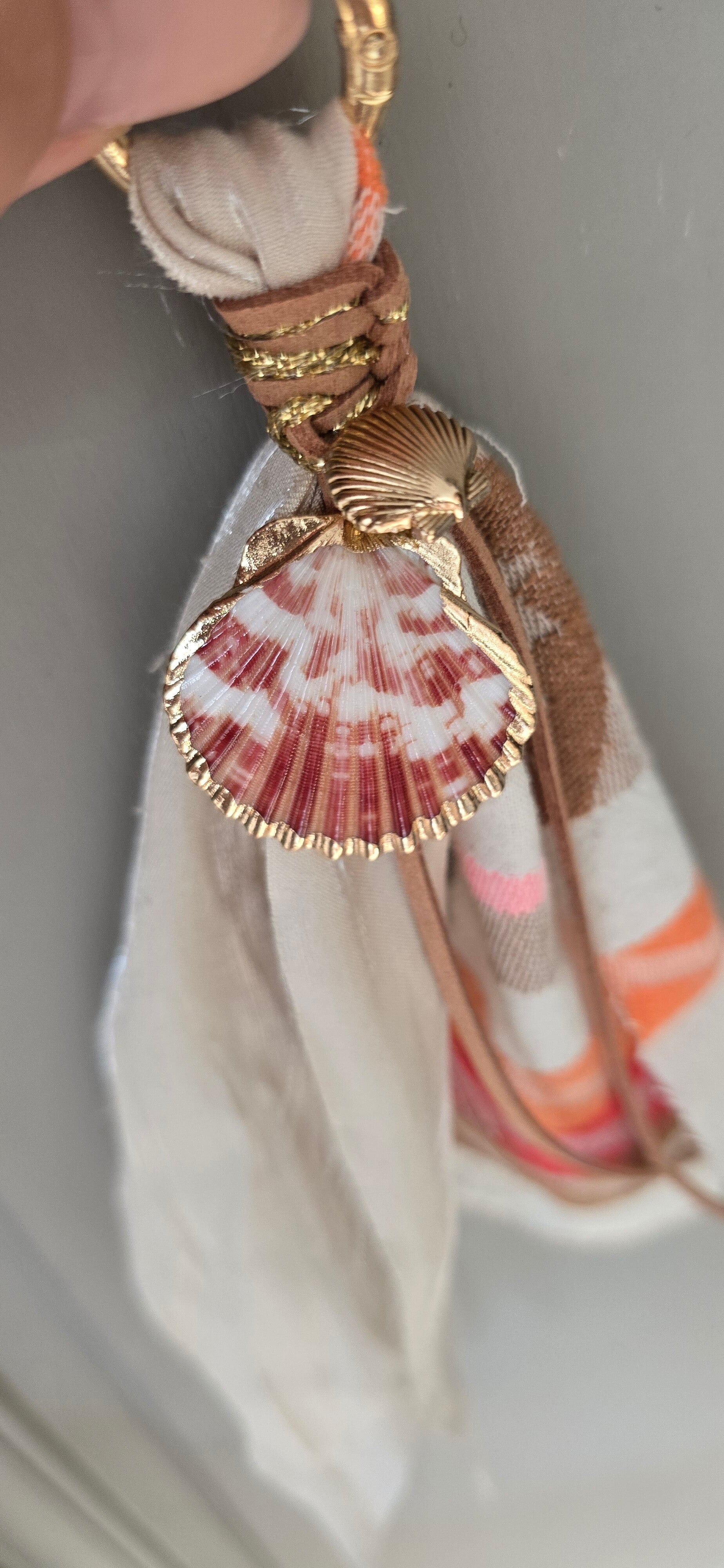 Mibiza hanger
