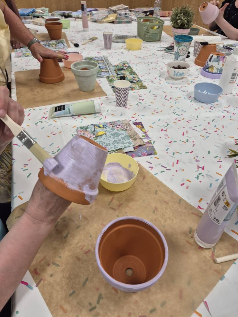 Decoupage workshop servetten techniek creatief met vriendinnen