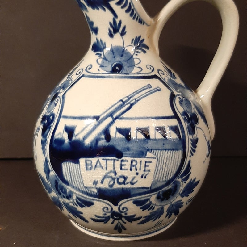 Vaasje van de Marine Flak Batterie Hai te St. Nazaire Frankrijk