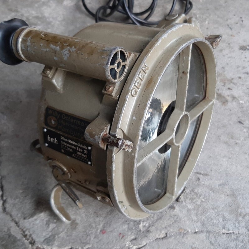 Kriegsmarine 20cm. Einheitsscheinwerfer (signaallamp)