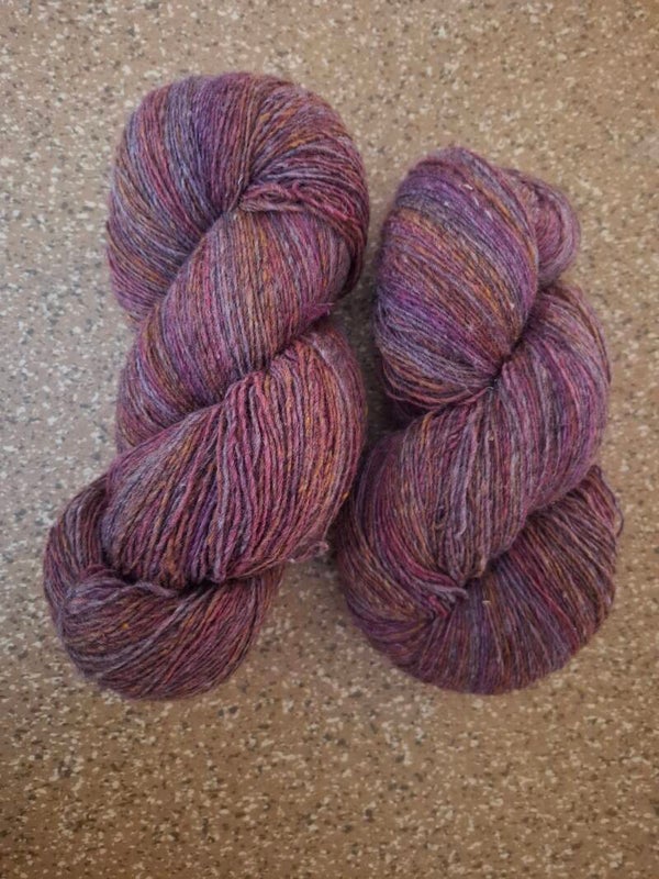 Dundaga  Wolle Yarn Rot/Rost/Braun/Lila Töne