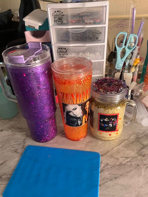 Snowglobe/lavadrip/kids cups/baby bottles