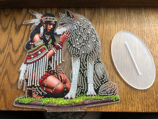 Dekoratives Standbild Indisches Mädchen mit Wolf