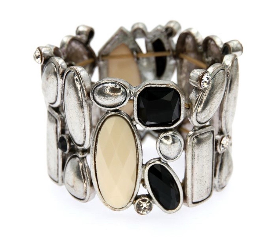 bracelet Arpège Bracelets Iconiques » avec une accroche du type : « L’élégance graphique au poignet 