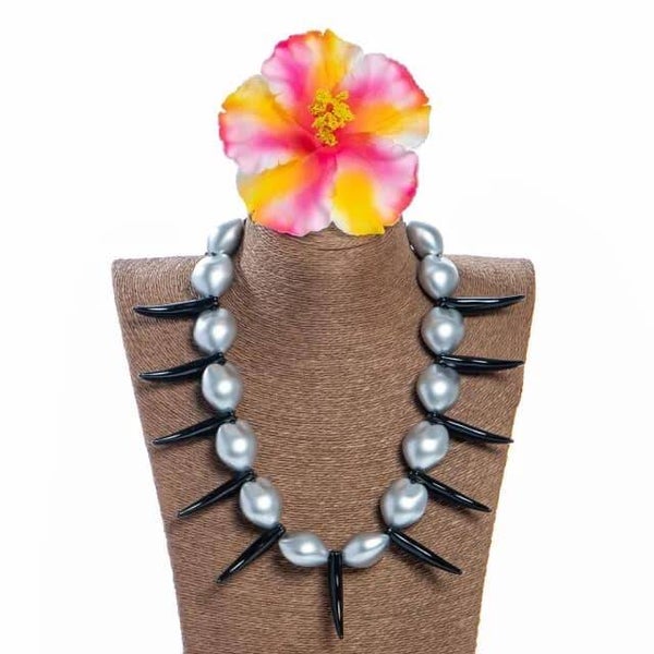 Petit collier gris