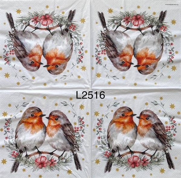 Winter (L2516) - Couple Robins within a Wreath