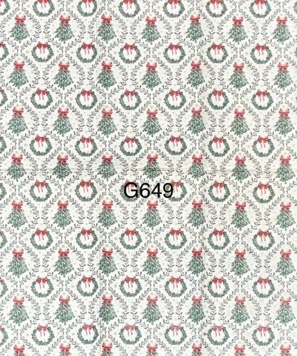 Christmas (G649) - Christmas Tree and Wreath Wallpaper