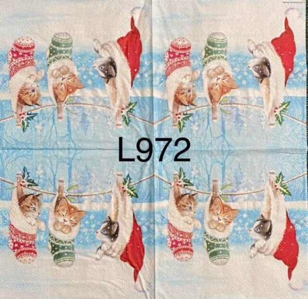 Christmas (L972) - Kittens in Stockings on Clothesline