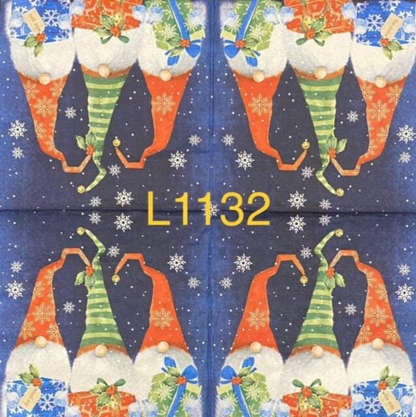 Gnomes (L1132) - Gnomes Holding Presents