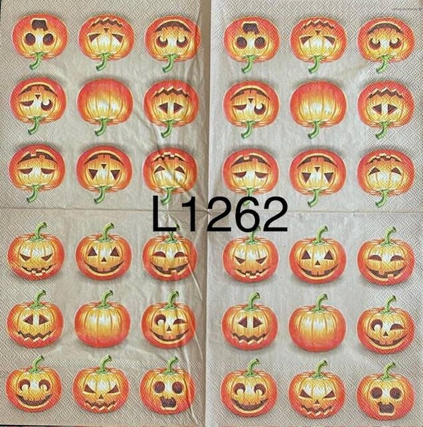 Halloween (L1262) - Carved Pumpkins