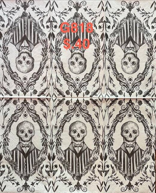 Halloween (G818) - Skeleton in a Frame