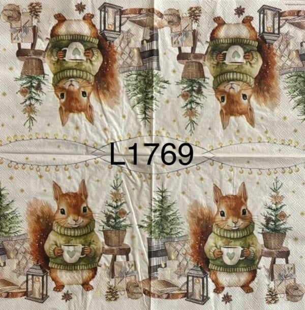 Christmas (L1769) - Squirrel Drinking Hot Tea