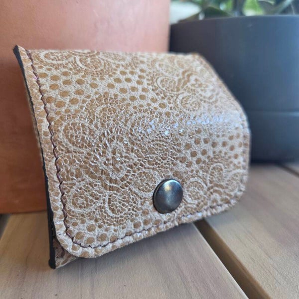 Porte-monnaie cube beige motif