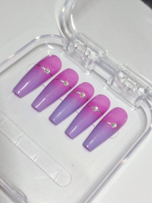 Nuance de violet avec diamant