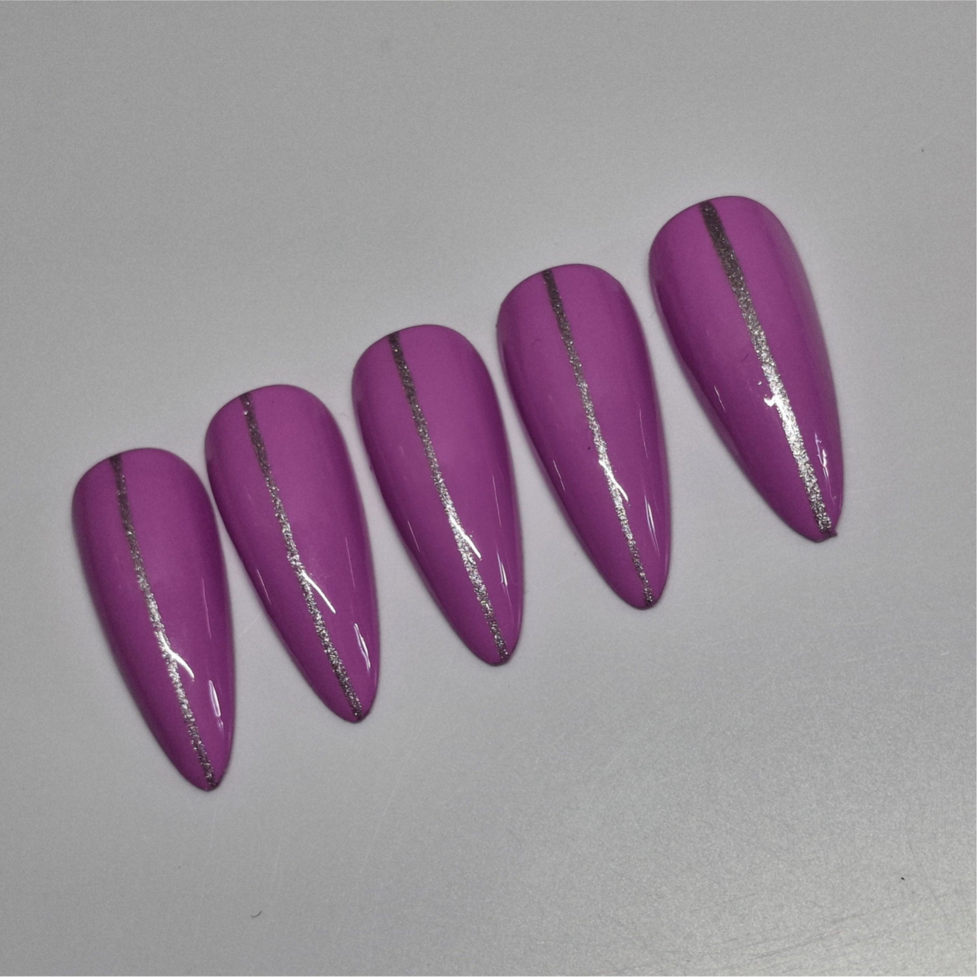 Violet argenté